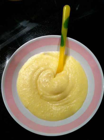 Petite polenta crémeuse au fromage pour bébé