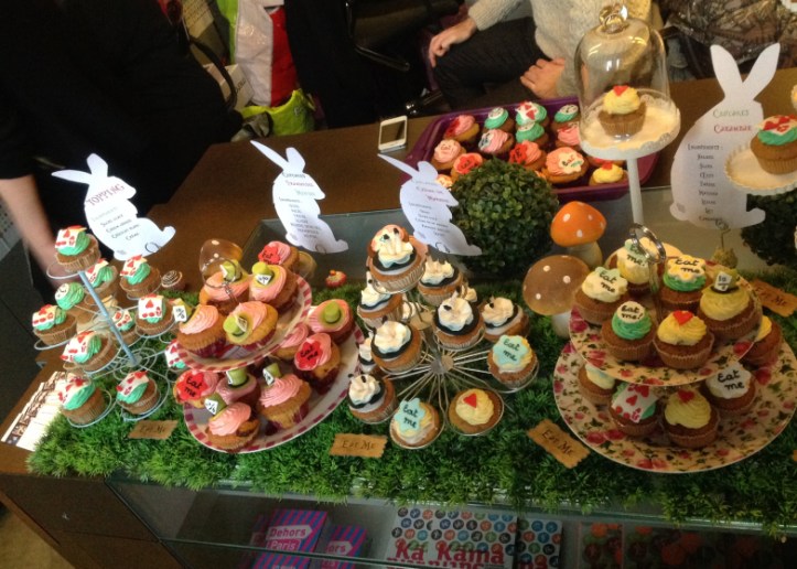 LDdA_CupCakeCamp4_Alice-au-pays-des-merveilles-3