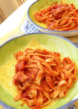 Photo-Réaliser-des-pâtes-avec-les-enfants-00