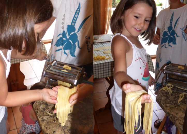 Photo-Réaliser-des-pâtes-avec-les-enfants-02