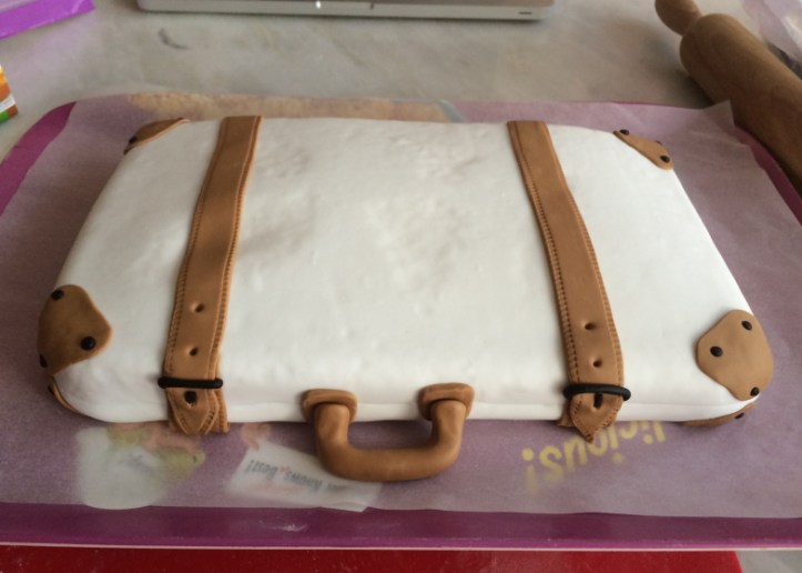 Tuto-LDDA_Gateau-valise-voyage-19