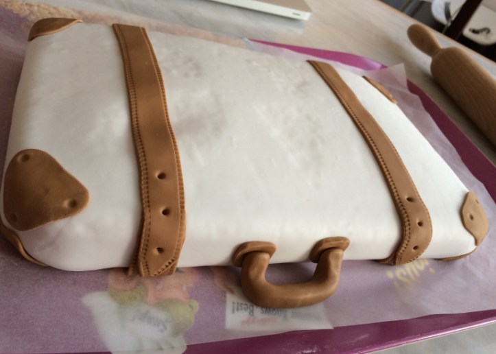 Tuto-LDDA_Gateau-valise-voyage-20