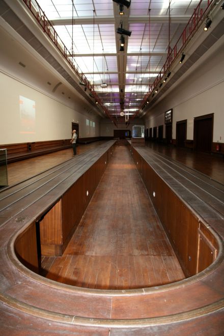 La_cite_de_la_mer_Expo_Titanic_Salle_bagages_comptoir