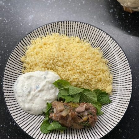 Kefta de boeuf à la sauce yaourt